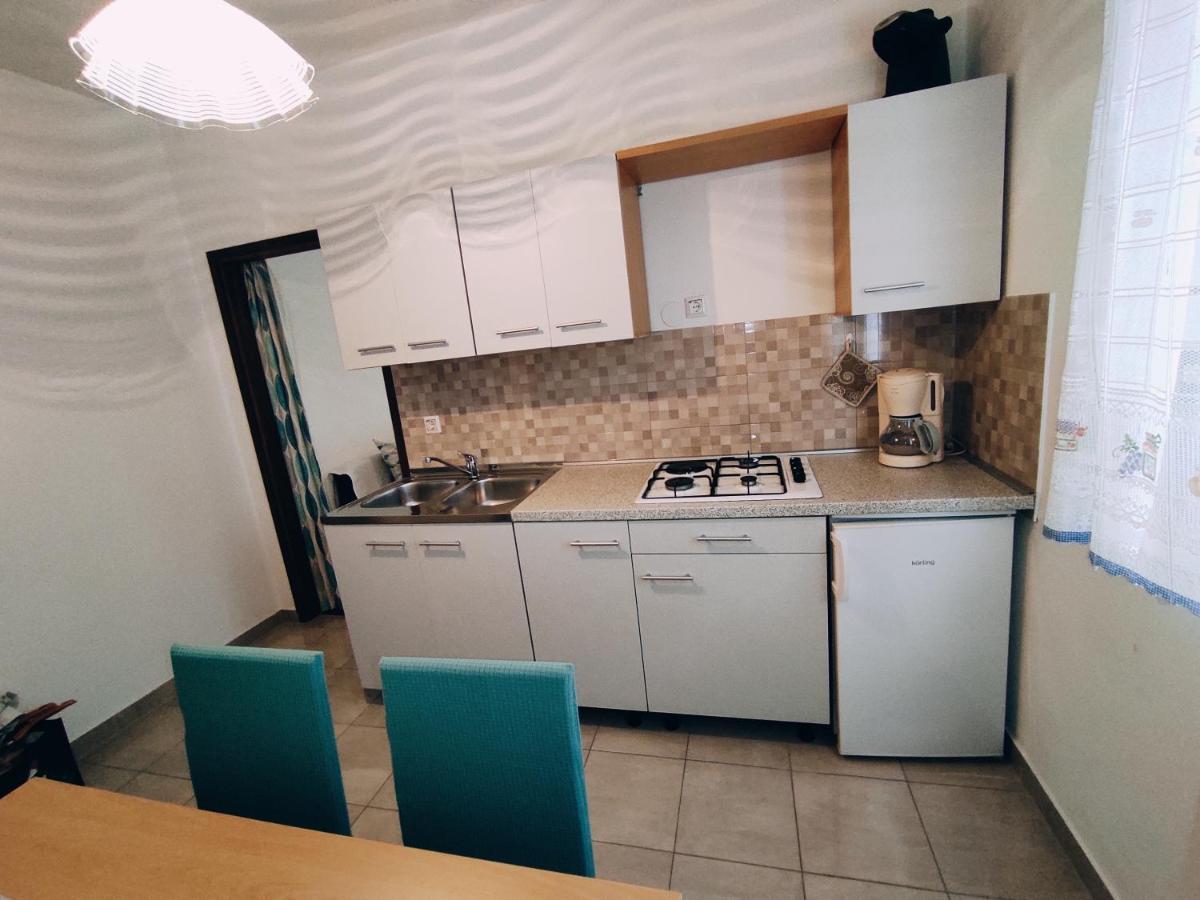 Ferienwohnung App Karmen With Free Parkig Poreč Exterior foto