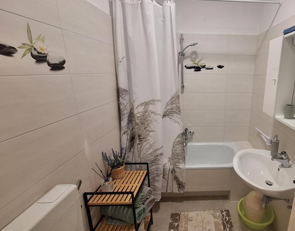 Ferienwohnung App Karmen With Free Parkig Poreč Exterior foto