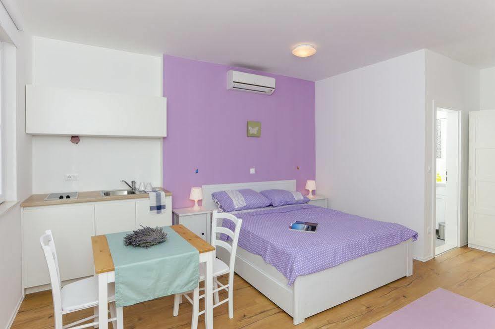 Ferienwohnung App Karmen With Free Parkig Poreč Exterior foto